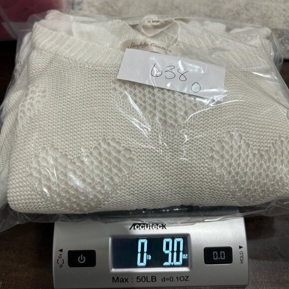 Simply Couture White Knit Heart Pattern Scoop Neck Top High-Low Hem Sz S Relaxed - Picture 12 of 12